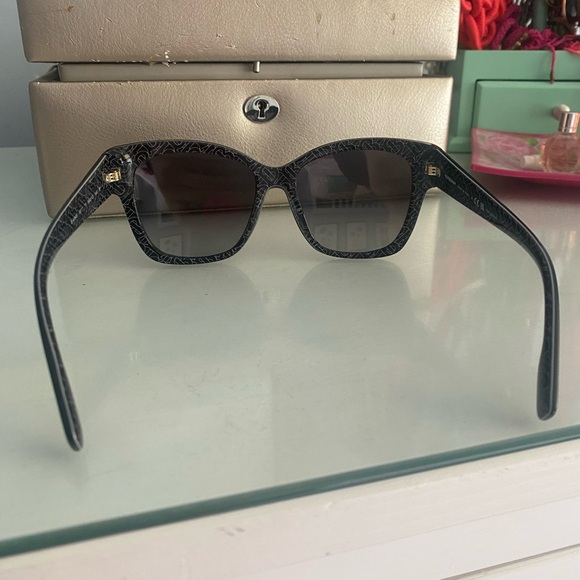 Polarized Burberry Black Sunglasses - Picture 4 of 7